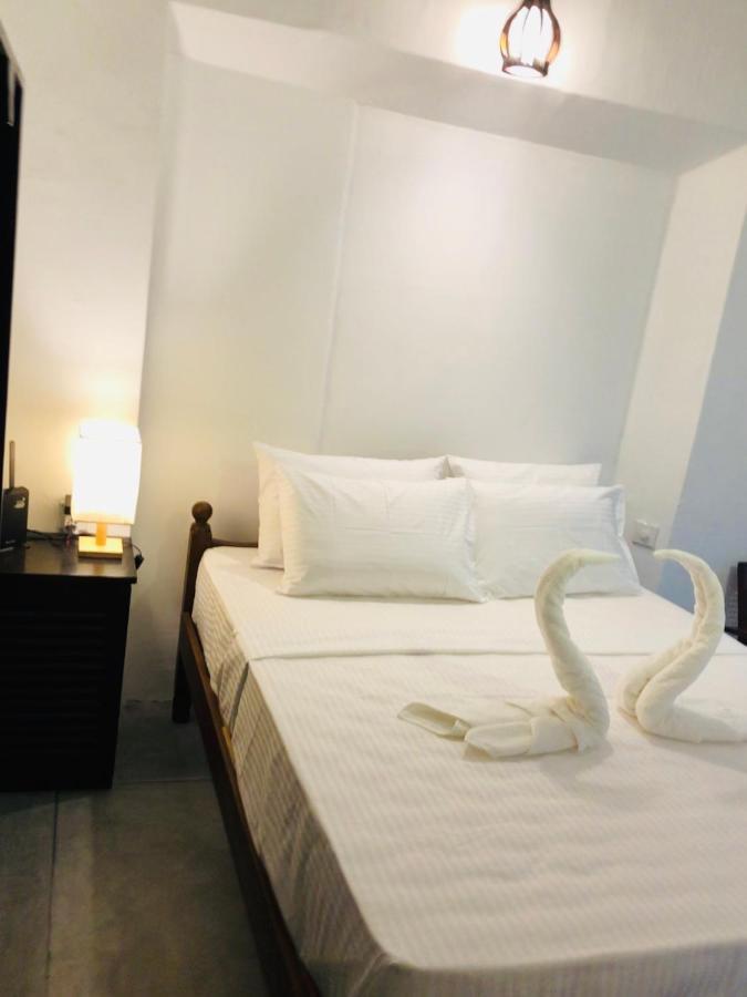 Haus 35 Bed & Breakfast Weligama Exterior photo